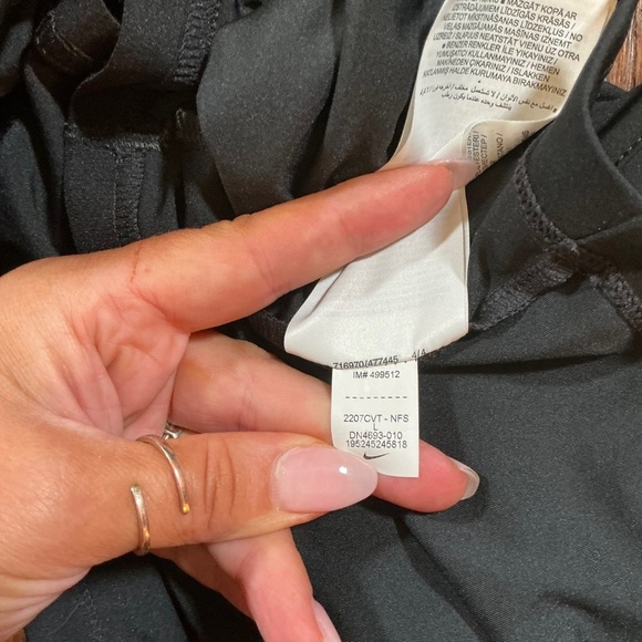 Nike Pro Black Cropped Tank Top Performance Training Activewear Size Large - Picture 6 of 6